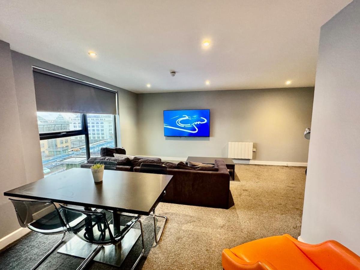 Modern Central Apartment With Views Of The Quayside Sleep 8 Free Parking Newcastle upon Tyne Dış mekan fotoğraf